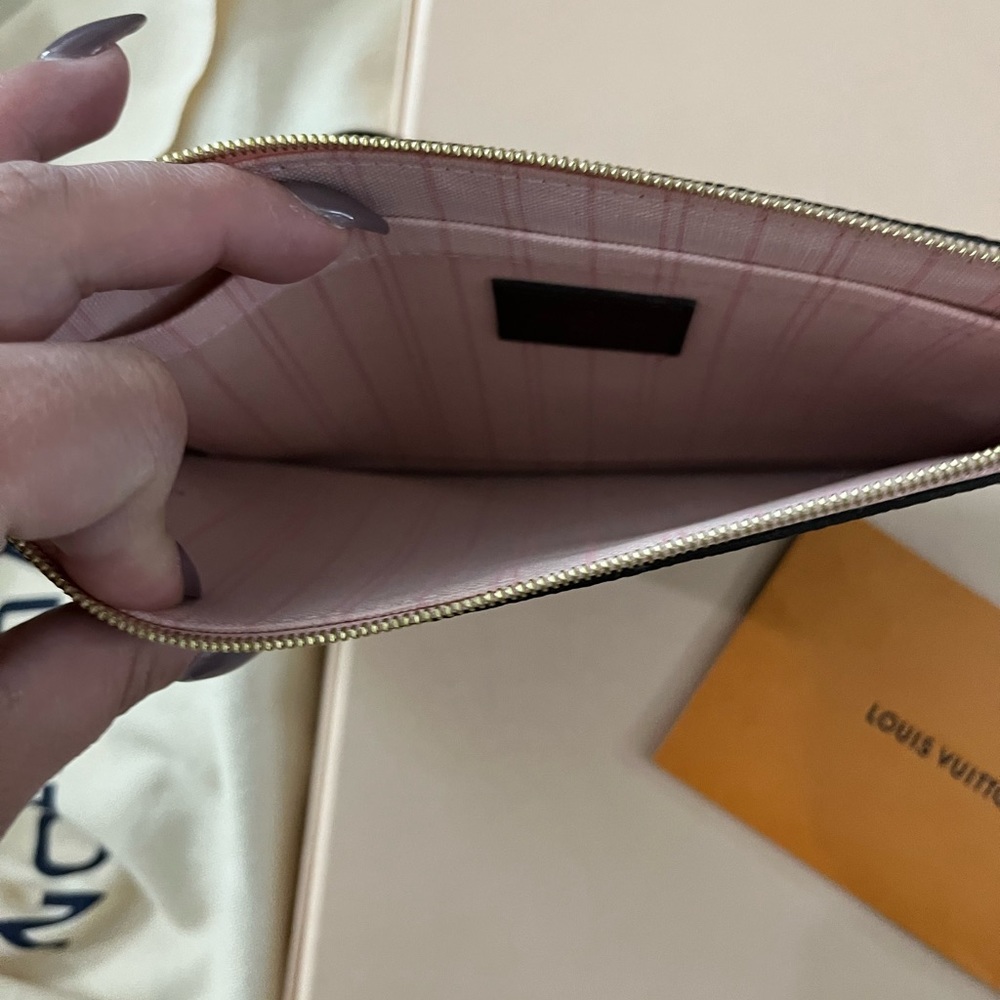 Louis Vuitton Damier wristlet brand new condition